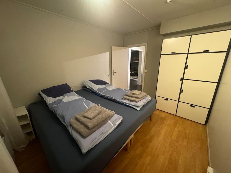 Spacious Apartment, 15 Min Walk To Center Appartamento
