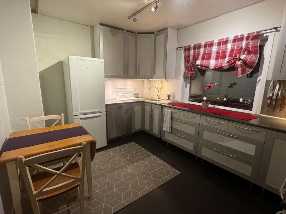 Appartamento Spacious Apartment, 15 Min Walk To Center Tromsø
